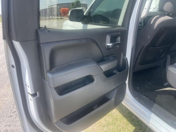 2015-chevrolet-silverado-1500-lt-image-16