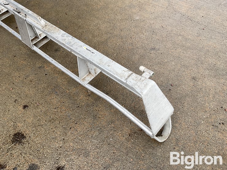 2013-john-deere-4830-image-13