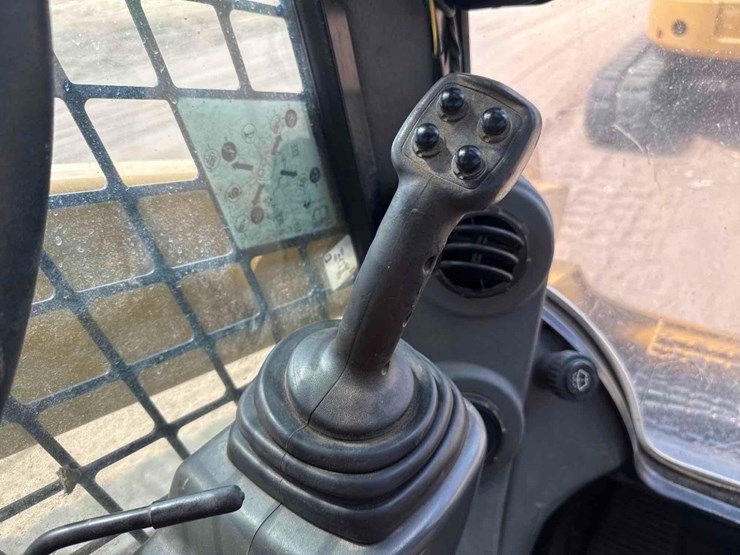 2019-caterpillar-299d2-xhp-image-31