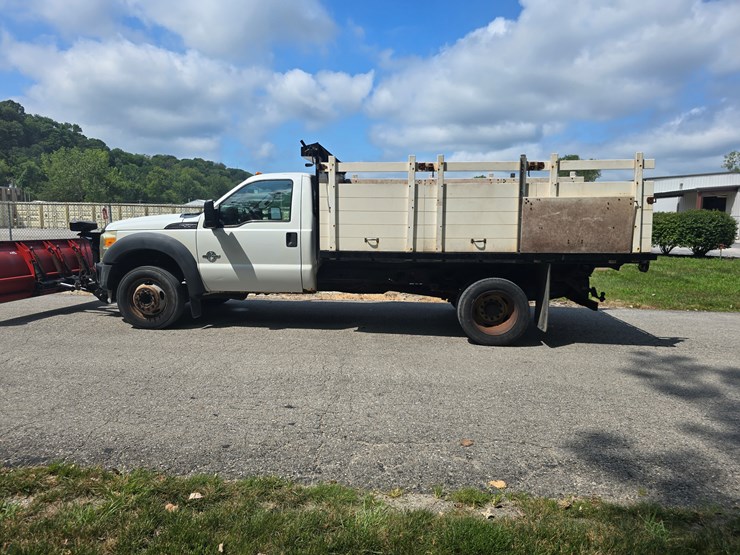 2011-ford-f550-image-13