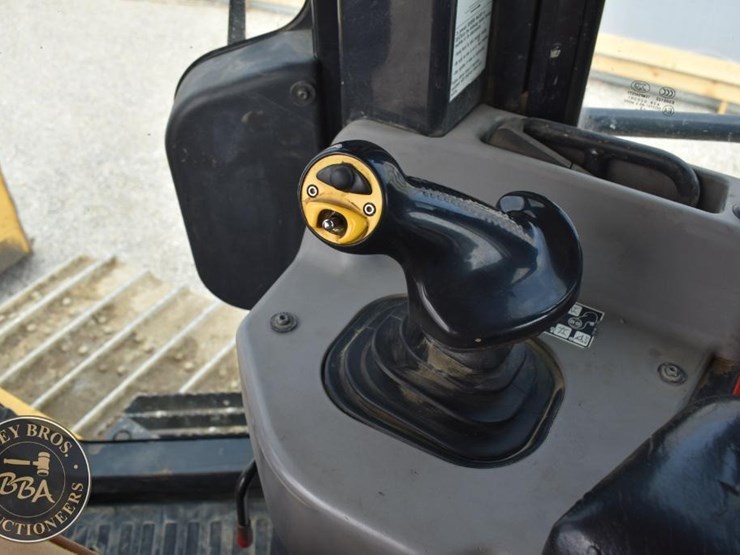 2014-komatsu-d39pxi-23-image-61