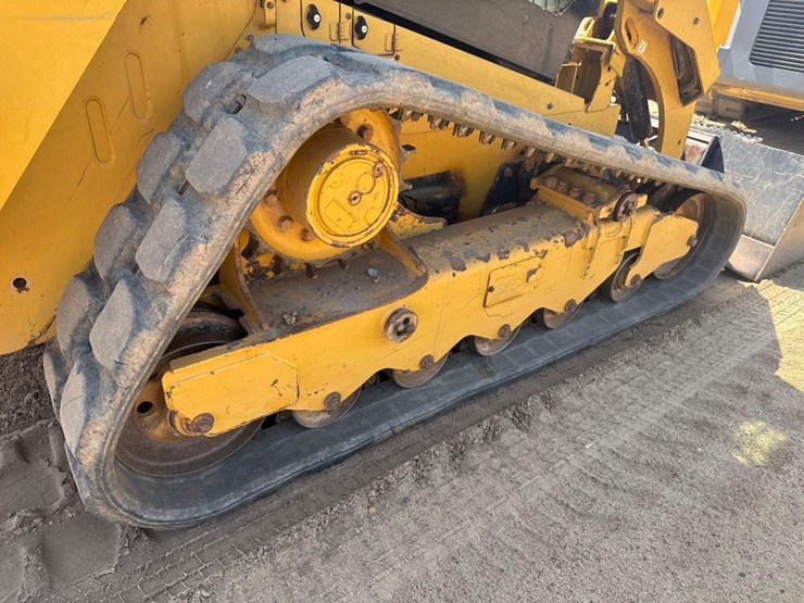 2017-caterpillar-299d2-xhp-image-11
