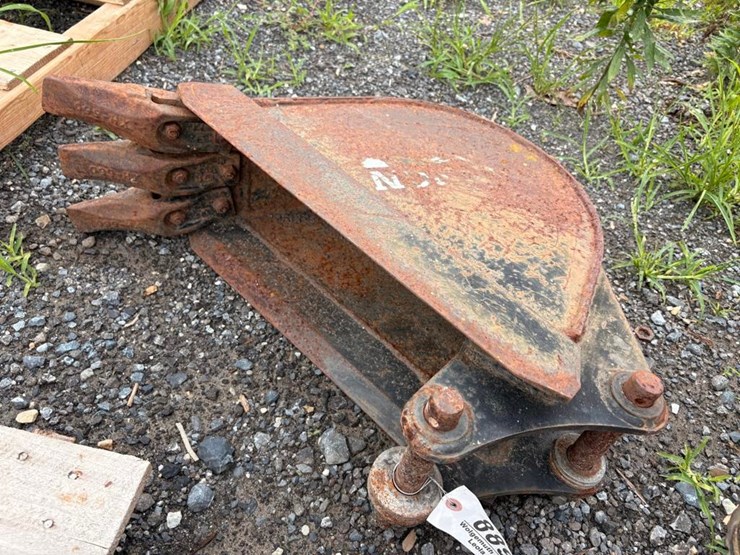 12in-excavator-bucket-image-3