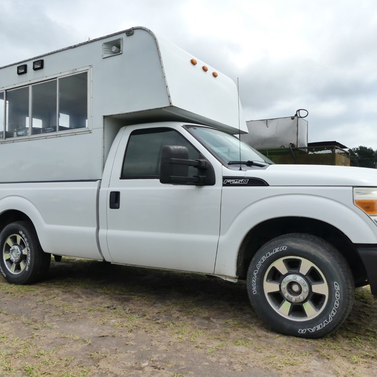 2011 FORD F250 XL