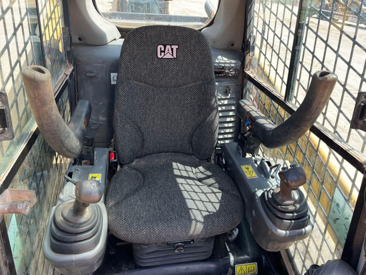 2019-caterpillar-259d-image-28