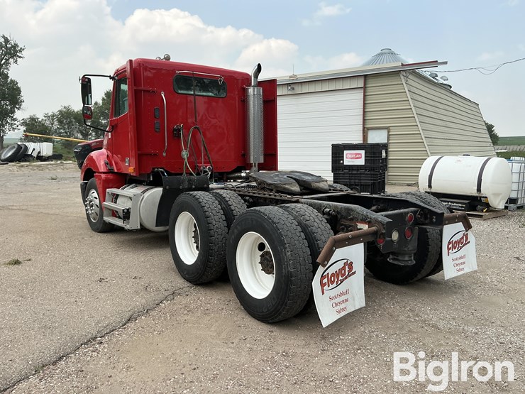 2003-freightliner-columbia-120-image-7