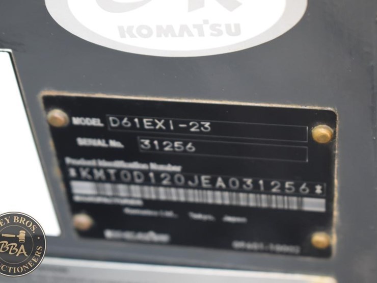 2015-komatsu-d61exi-23-image-34