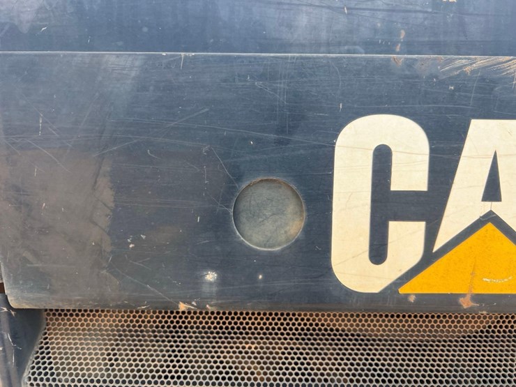 2016-caterpillar-257d-image-12