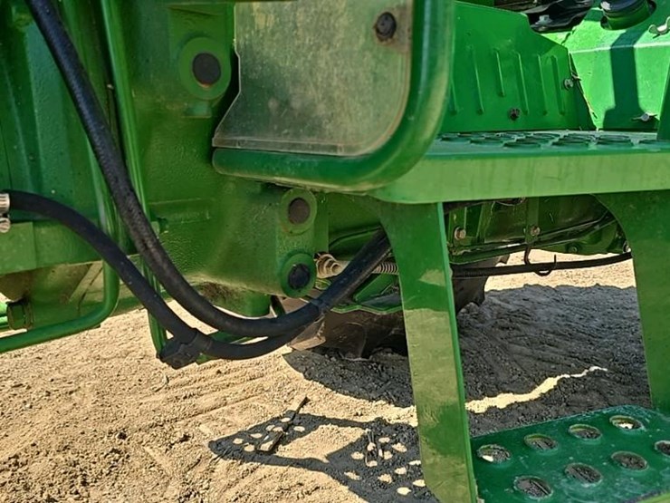 2015-john-deere-5065e-image-57