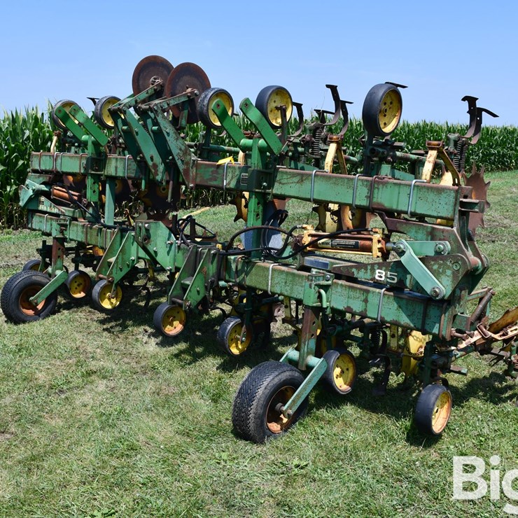 JOHN DEERE 85