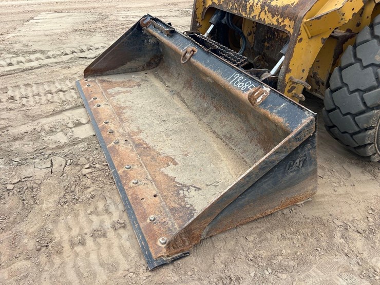 2016-caterpillar-262d-image-9