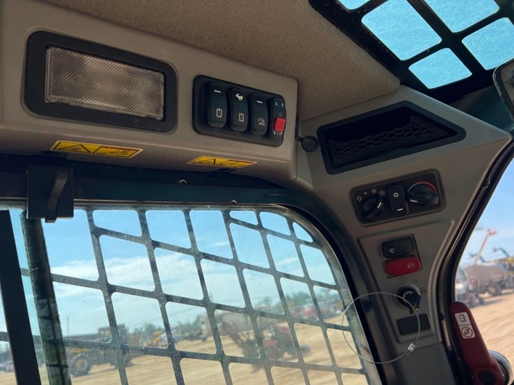 2024-caterpillar-299d3-image-32