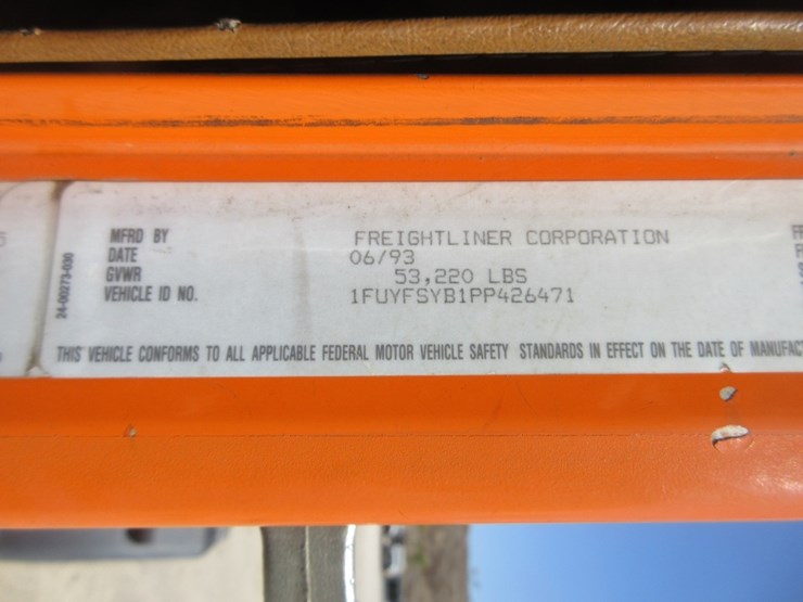 1993-freightliner-fld120-image-23