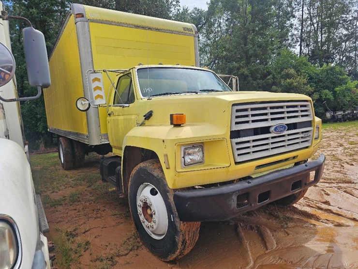 1988-ford-f700-image-1