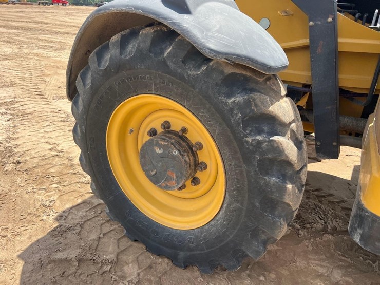 2013-caterpillar-tl943c-image-27