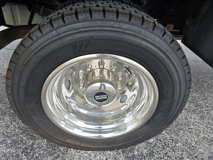 2007-ford-f550-image-75