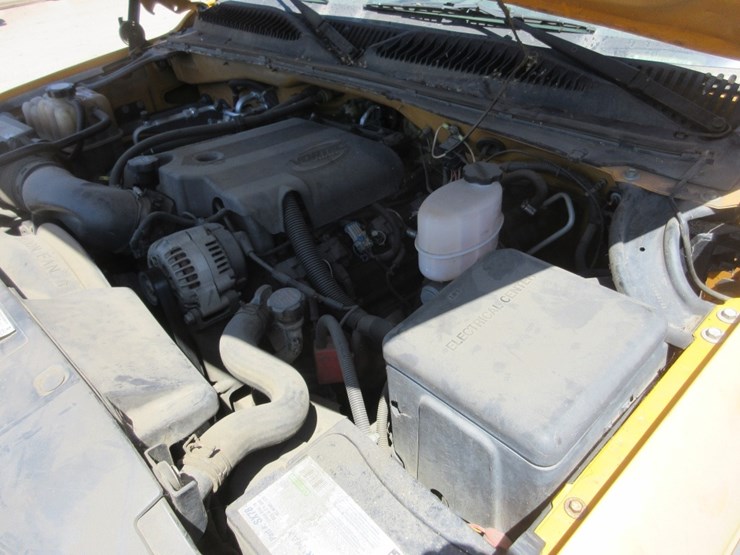 2001-gmc-3500-image-6
