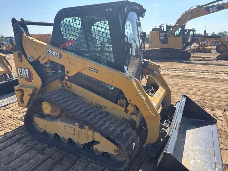2022-caterpillar-259d3-image-21