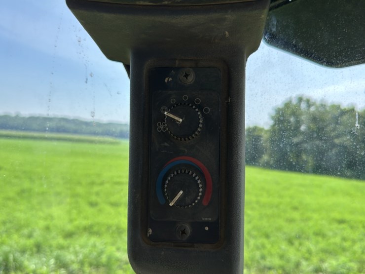 2010-john-deere-2010-image-48
