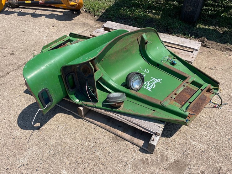 john-deere-4010-image-2