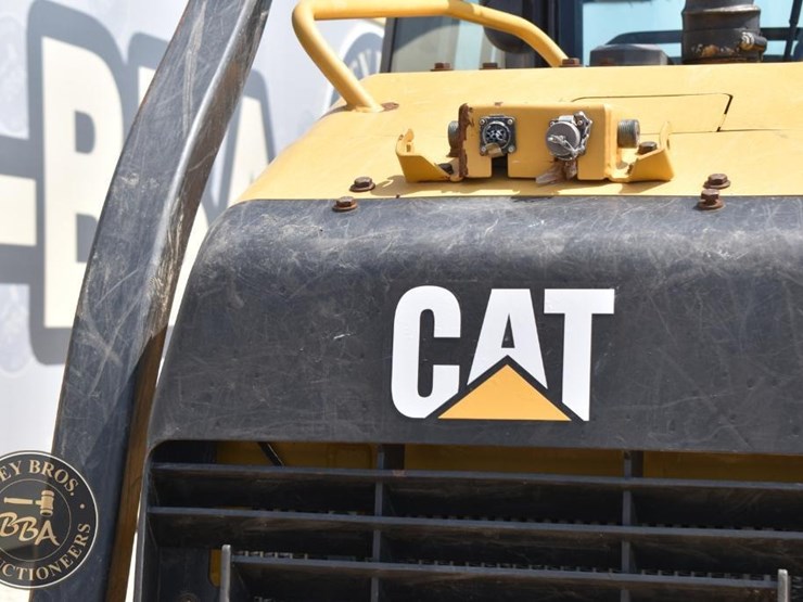 2019-caterpillar-d5k-lgp-image-34