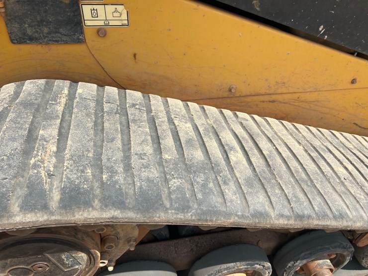 2016-caterpillar-257d-image-19