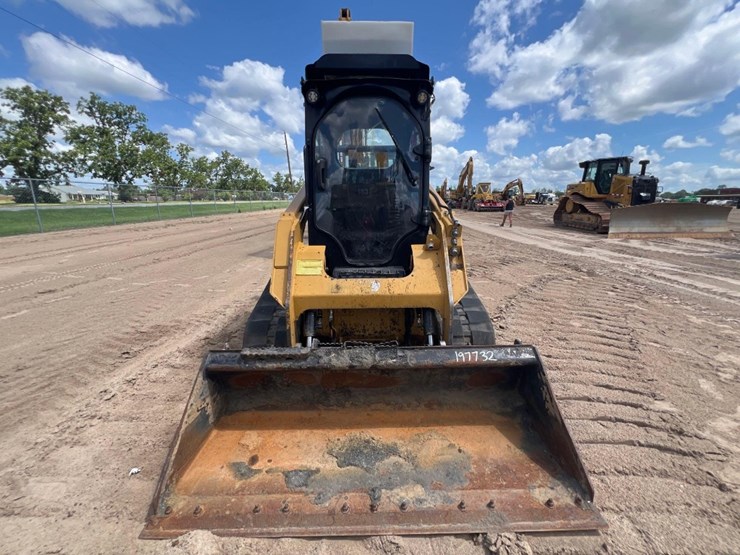 2021-caterpillar-259d3-image-7