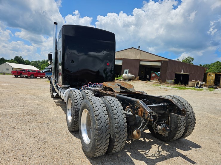 2000-kenworth-w900-image-15