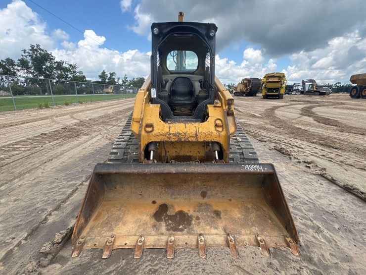 2014-caterpillar-279d-image-3
