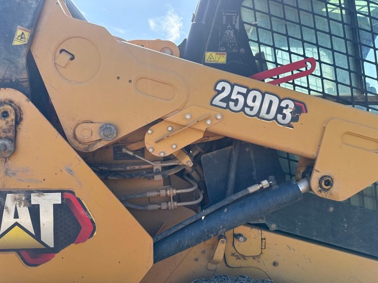 2020-caterpillar-259d3-image-19