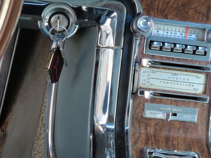 1966-ford-thunderbird-coupe-image-18