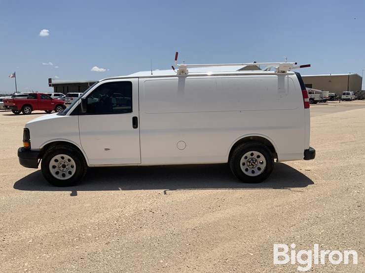 2014-utility-van-image-8
