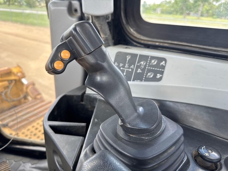 2018-caterpillar-d6t-lgp-image-35