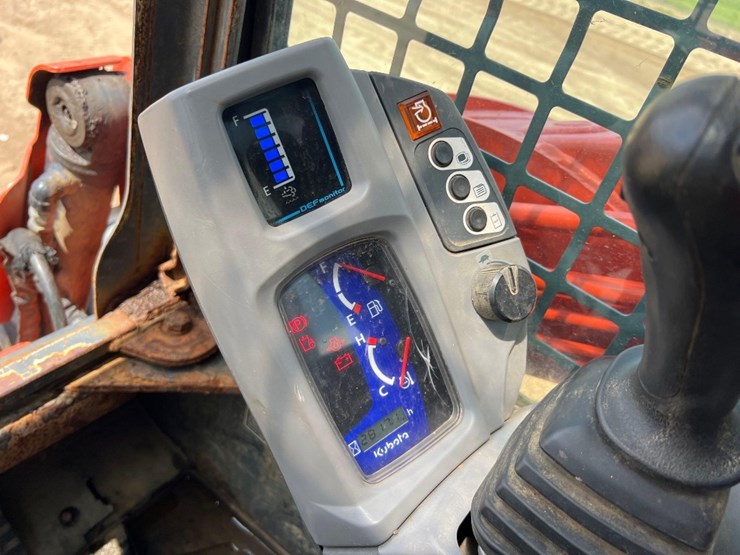 2018-kubota-svl95-2s-image-30