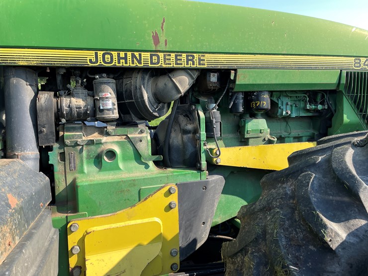 john-deere-8400-image-24