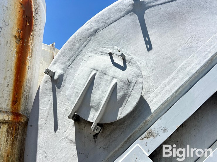 8,000-gallon-(approx.)-fiberglass-liquid-feed-storage-tank-image-16