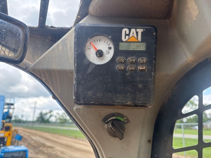2014-caterpillar-279d-image-27