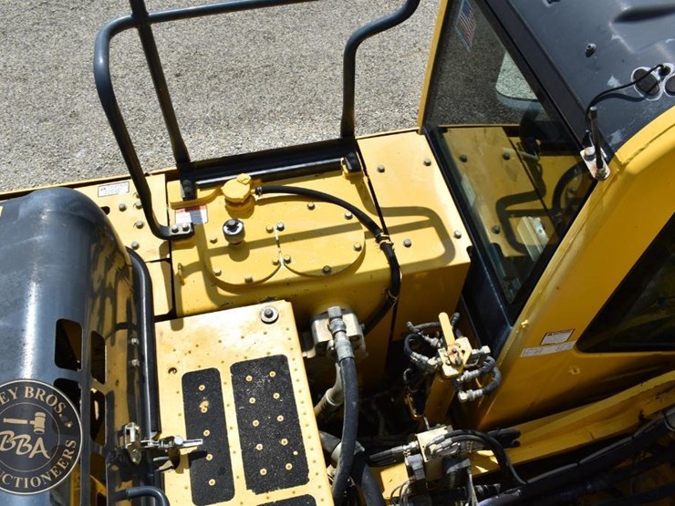 2014-komatsu-pc360-lc-10-image-58