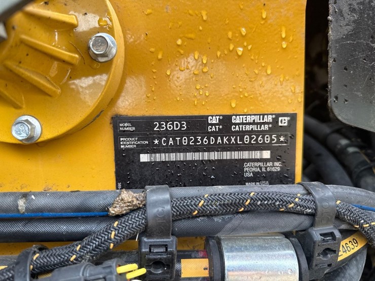 2023-caterpillar-236d3-image-15