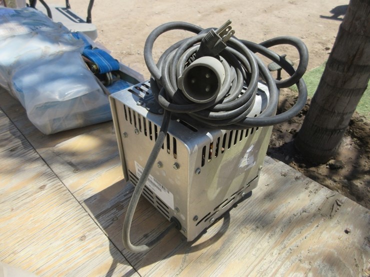 club-car-power-drive-3-electric-cart-charger-image-10