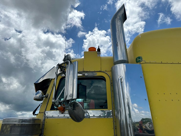 1998-peterbilt-379-image-35