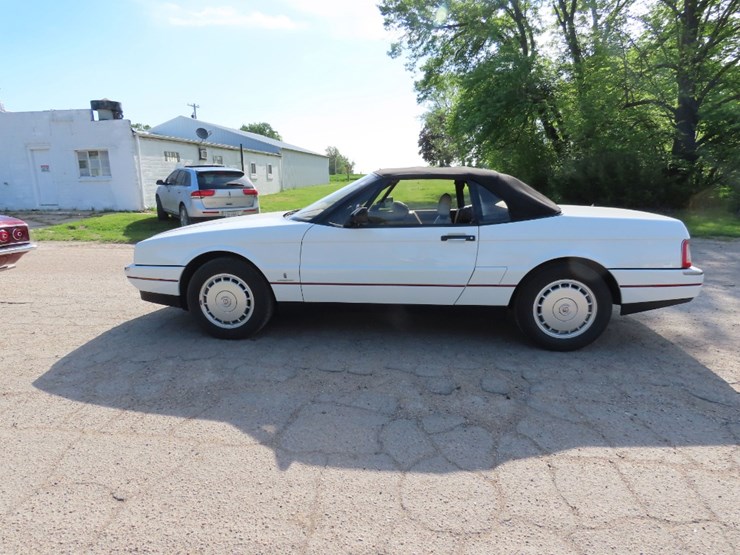 1991-cadillac-allante-pininfarina-roadster-image-11