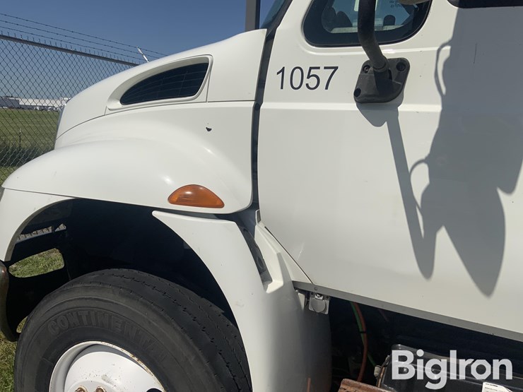 2016-international-durastar-4300-image-9