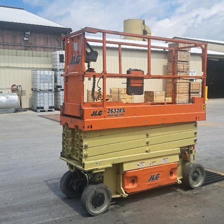 2016 JLG 2632ES