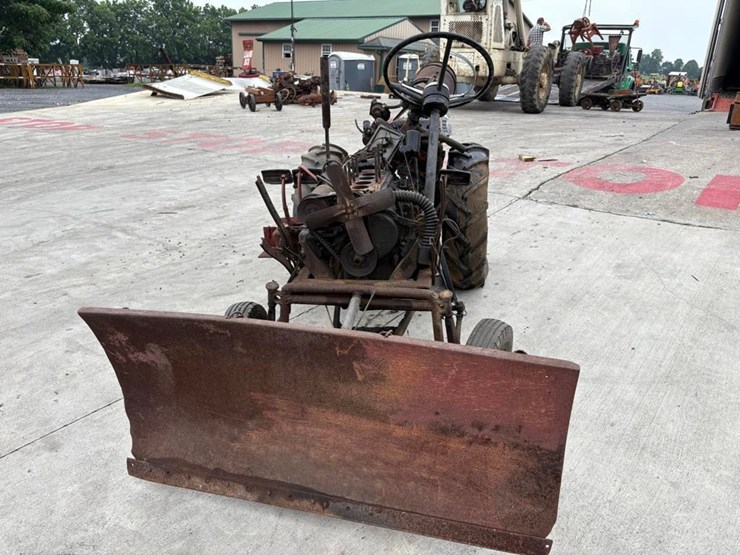 morris-minor-tractor-image-3