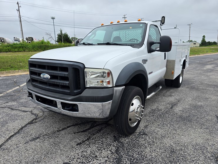2007-ford-f550-image-1