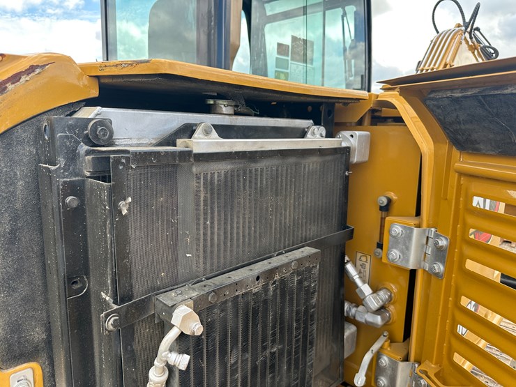 2015-caterpillar-306e-image-46