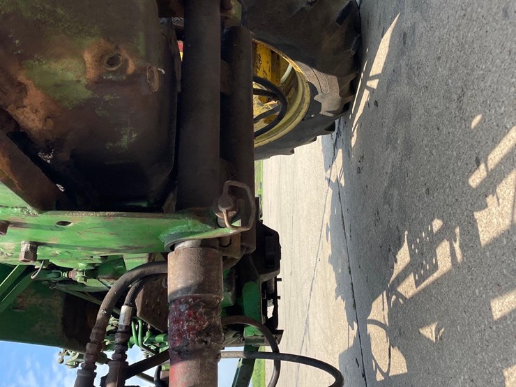 john-deere-3010-image-47