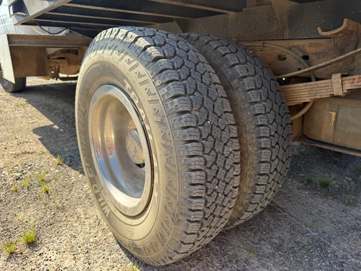 2001-ford-f350-image-15