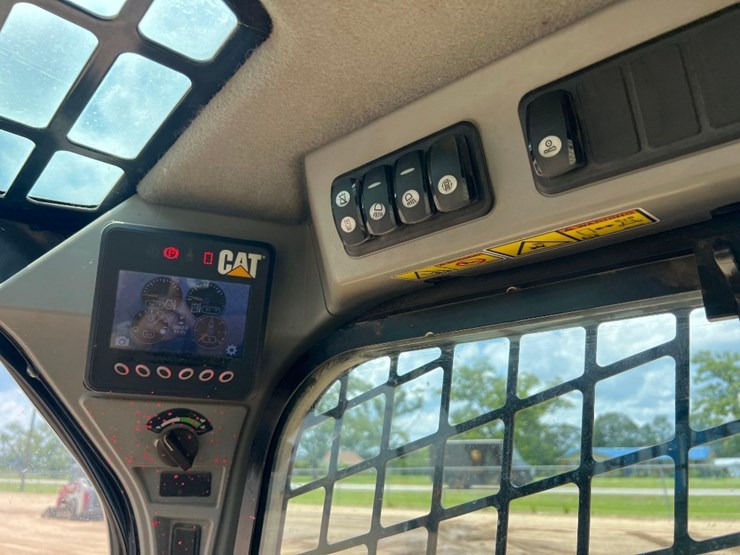 2014-caterpillar-272d-xhp-image-24